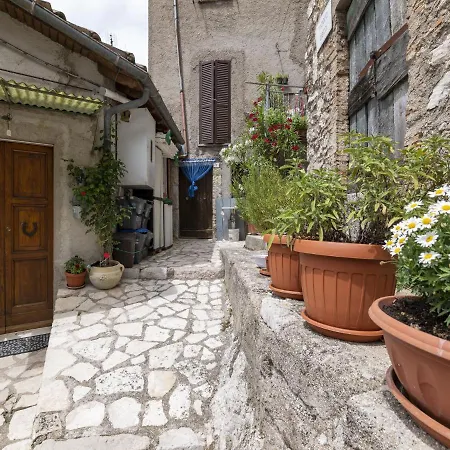 Family In The Heart Of Valnerina Polino