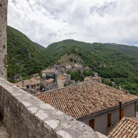 Family In The Heart Of Valnerina *