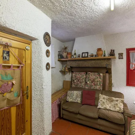 Family In The Heart Of Valnerina Polino