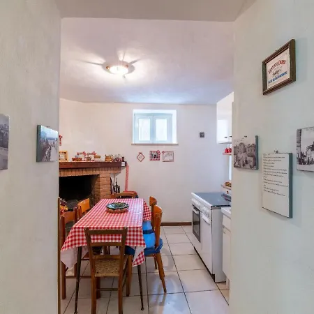 Family In The Heart Of Valnerina * Polino